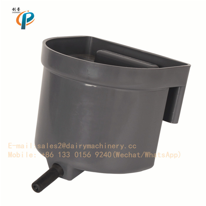 4 Litre Calf Feeding Bucket , Plastic Milk Bucket For Calves With Teat