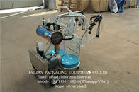 Plastic Buckets Milking Machine With Measuring Calibration , Mobile Milking Machine