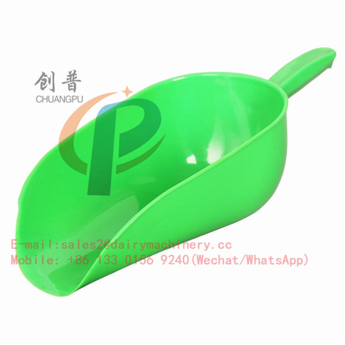 Plastic feed scoop with green color, black horse feed scoops, chicken farm feed scoop