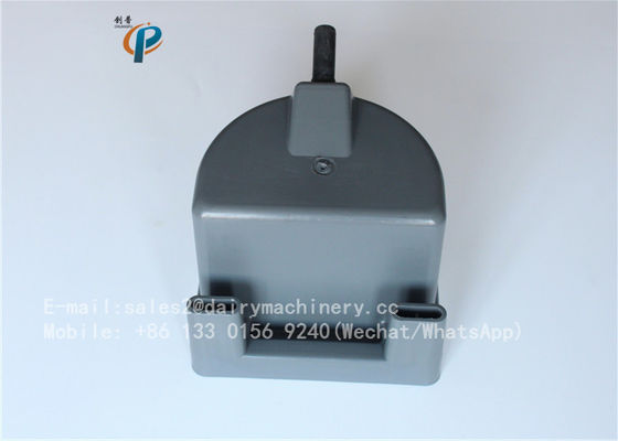4 Litre Calf Feeding Bucket , Plastic Milk Bucket For Calves With Teat